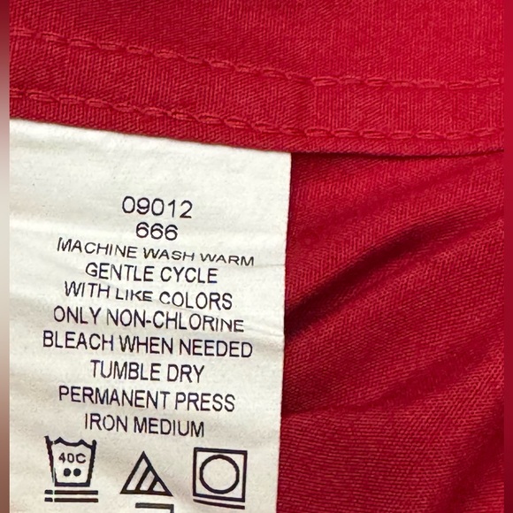 Arrow Company Men's Dress Shirt. 15” Collar. Size 32/33 Red Button Up Pocket. - Picture 8 of 8